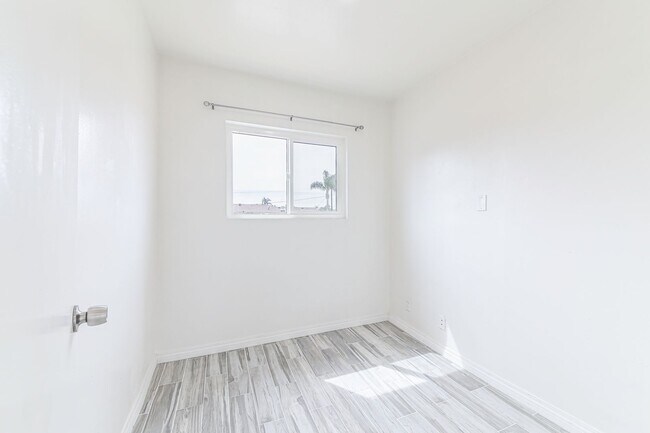 Building Photo - 248 E Norton St