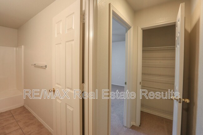 Building Photo - 3600 SW Deerfield Blvd