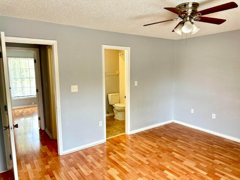 Building Photo - 7404 Woodburn Ct