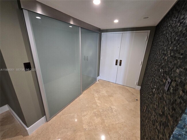 Building Photo - 11113 Biscayne Blvd