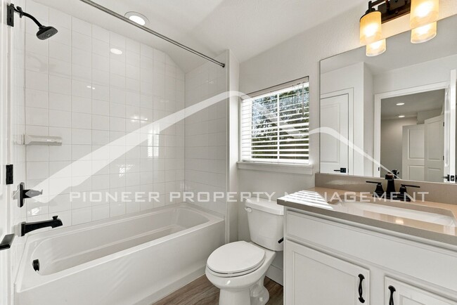 Building Photo - 2842 Kendall St