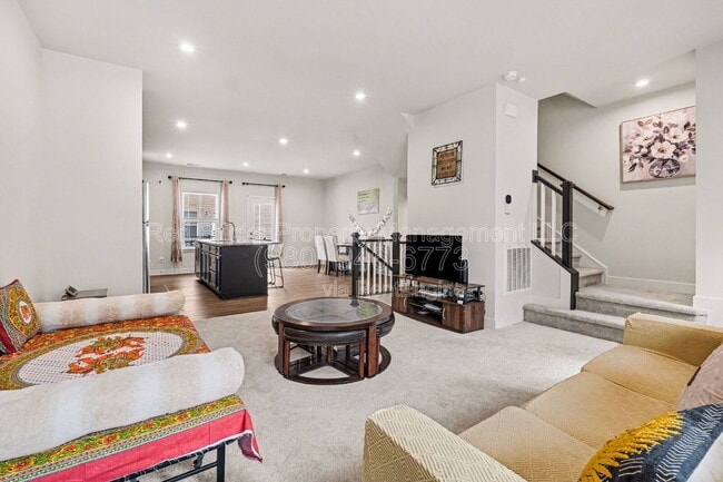 Building Photo - 9306 Mallard Mls Dr