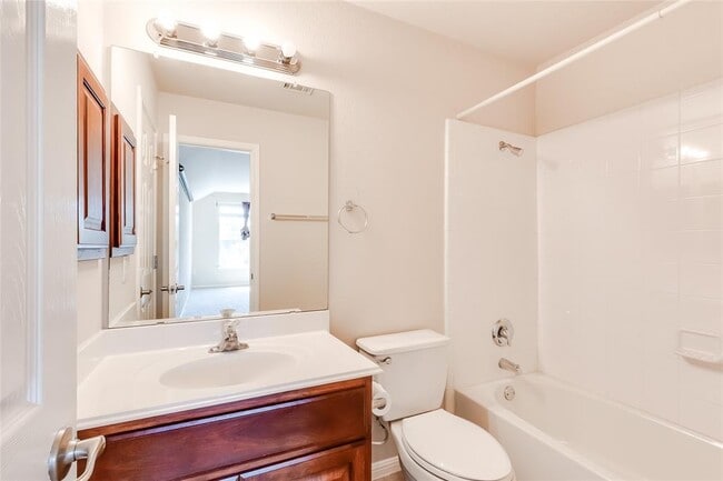 Building Photo - 15524 Belfin Dr