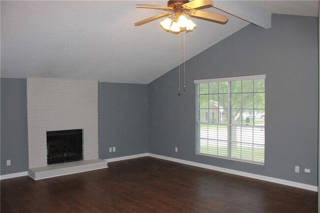 Building Photo - 6806 Lunar Dr