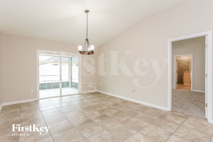 Building Photo - 12556 Itani Wy