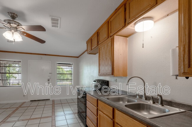 Building Photo - 1412 22nd St