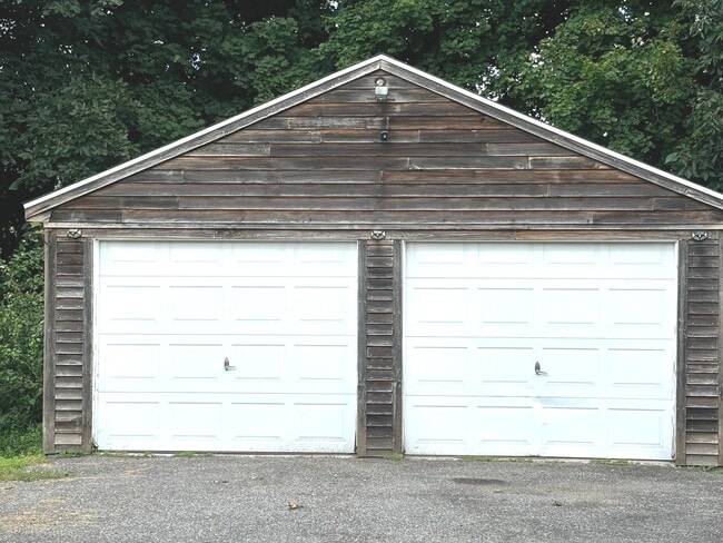 Building Photo - 17 Mayfair Rd