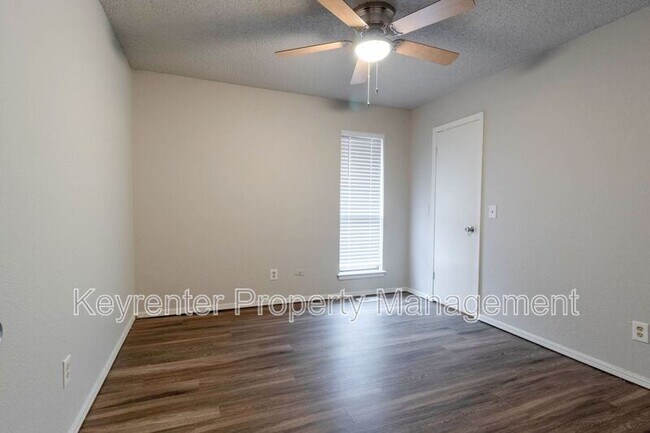 Building Photo - 732 Westridge Ct