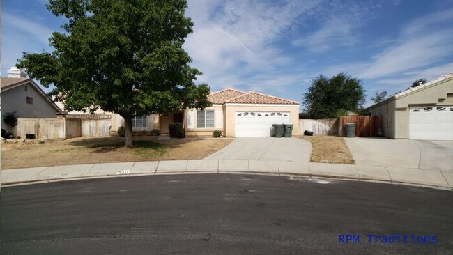 Primary Photo - Great 3 + 2 on a Cul-de-Sac in Rosamond