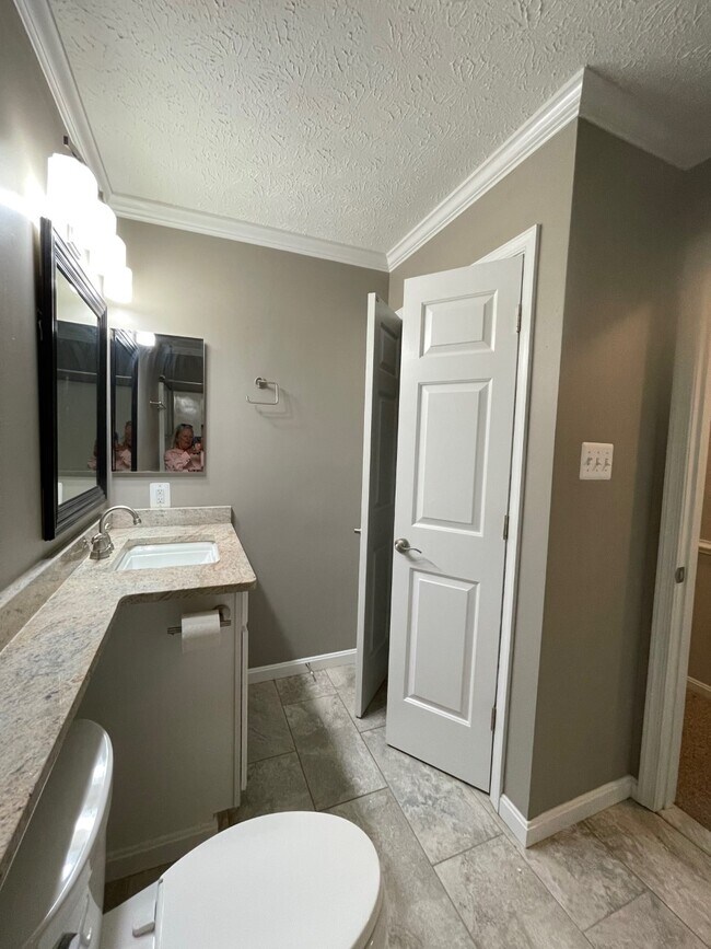 Main Bath Upper Level - 7897 W End Dr