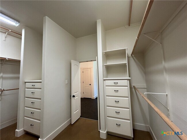 Building Photo - 406 Williams Way