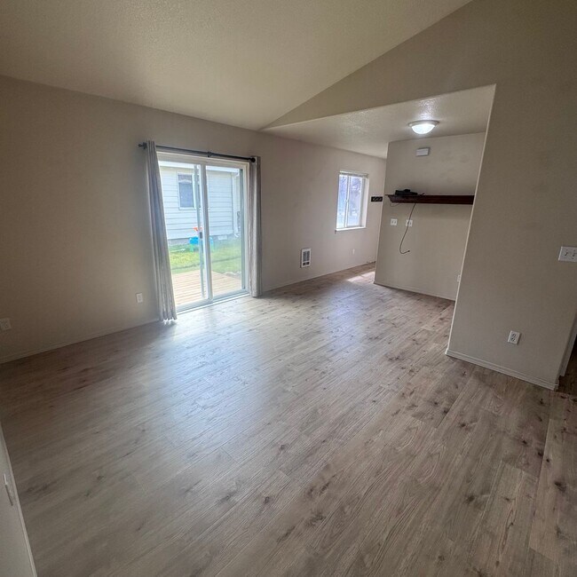 Building Photo - 2382 NE Mary Rose Pl