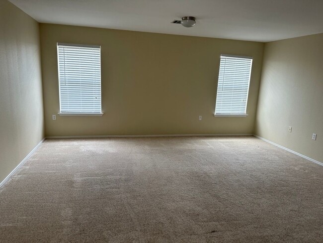 Building Photo - Modern 3/BR 2.5/BA Home with Stylish Kitch...