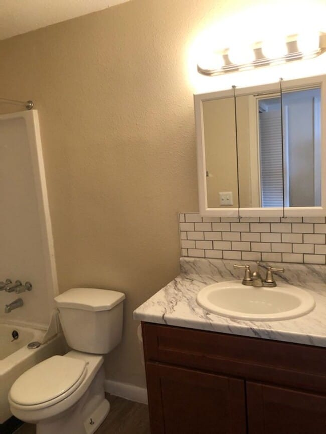 Building Photo - 2601 E Monte Cristo Ave