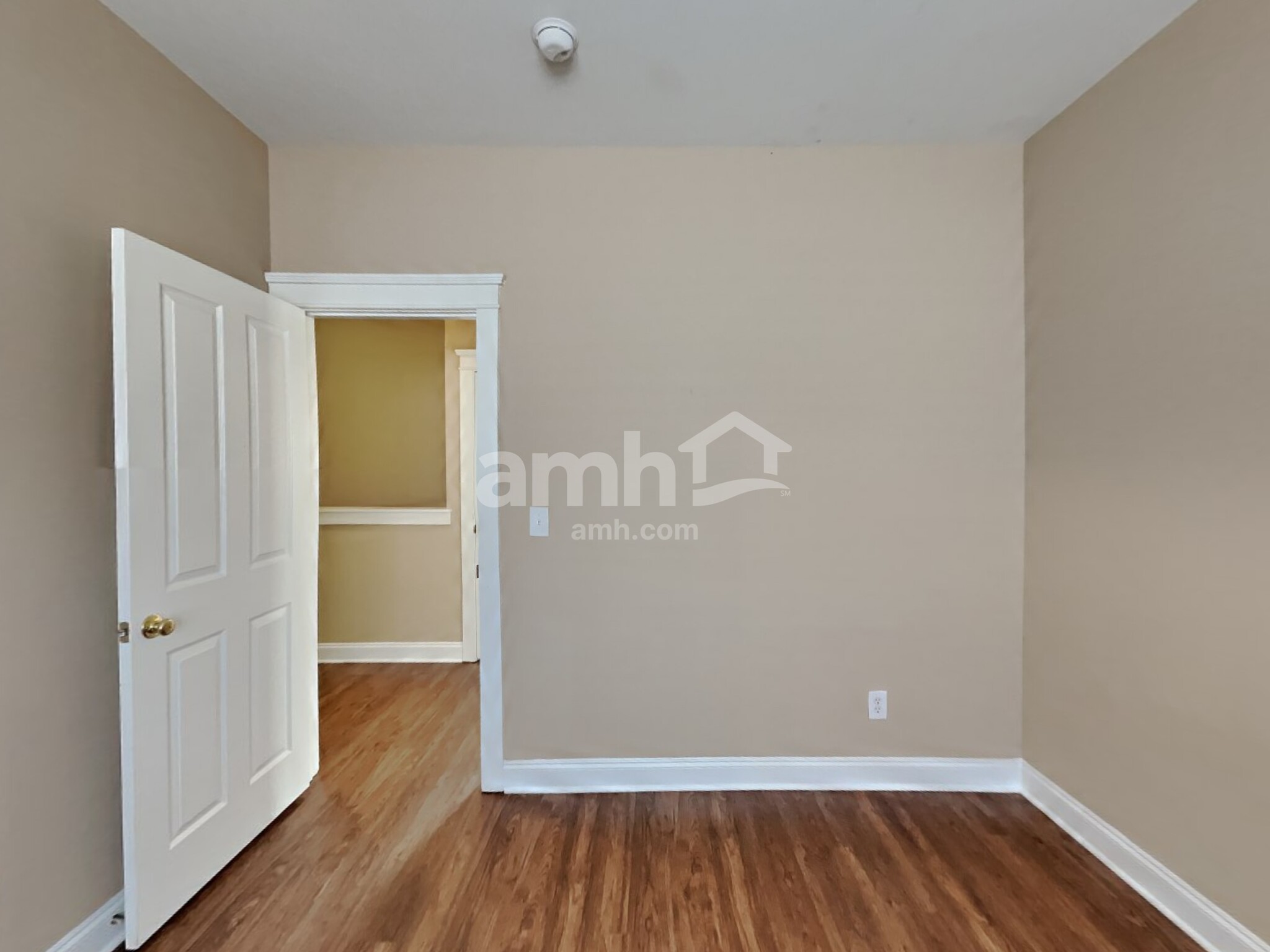 Building Photo - 528 Catawba Ave