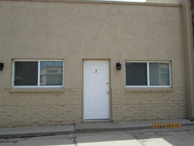 Primary Photo - 112 Pine St