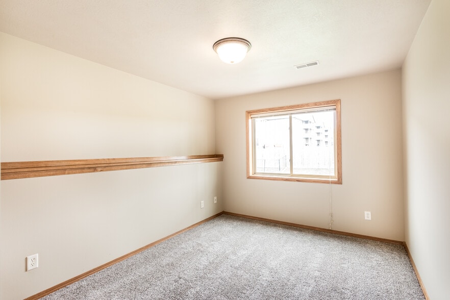 Building Photo - 2510 N Wright Ave