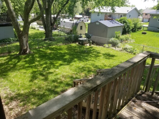 Building Photo - ONLY Showing this House May 12th  between ...