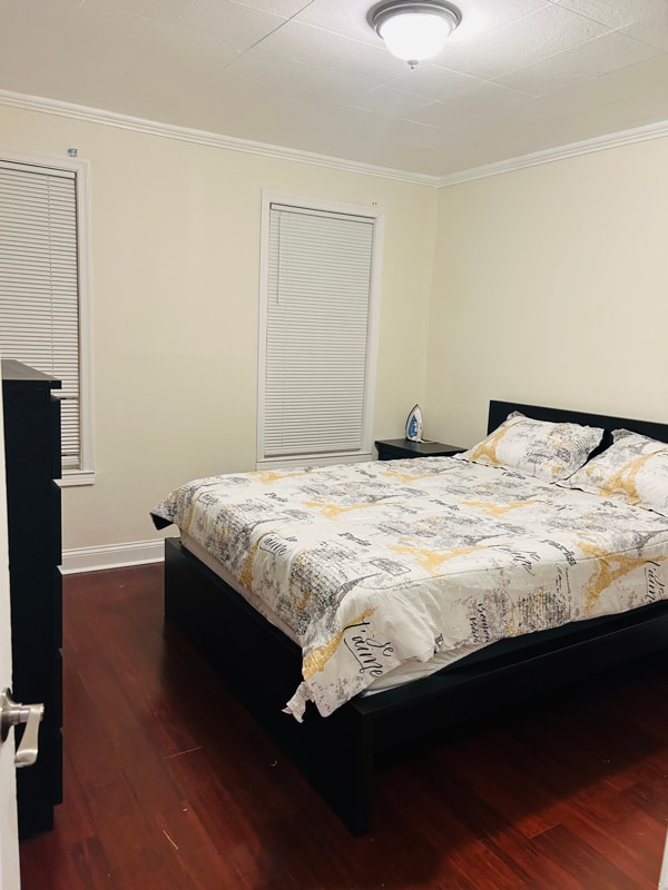 Building Photo - 107 N Port St