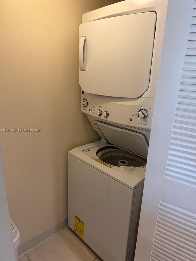 Building Photo - 550 S Park Rd