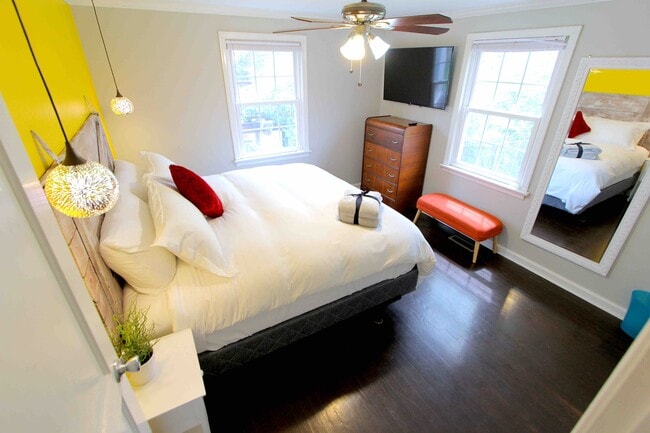 Building Photo - 2502 Woodyhill Dr