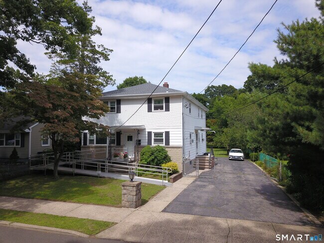 Building Photo - 219 3rd Ave