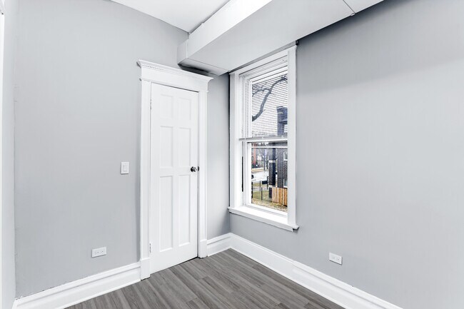 Building Photo - 5341 S Indiana Ave