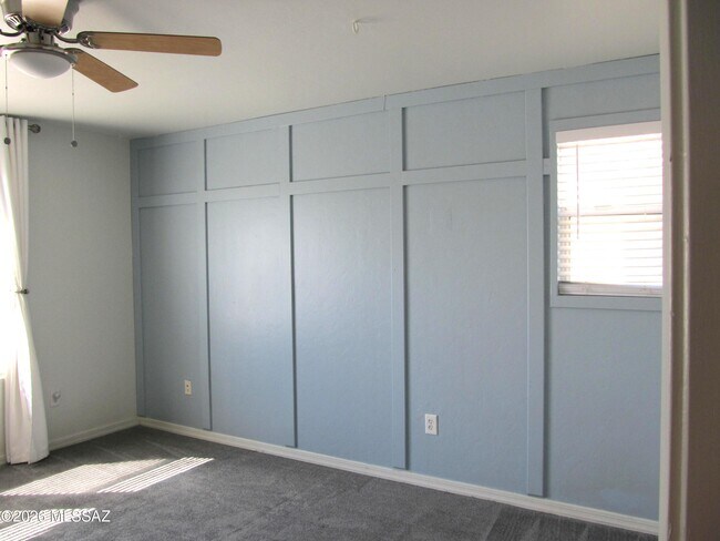 Building Photo - 748 W Paseo Celestial