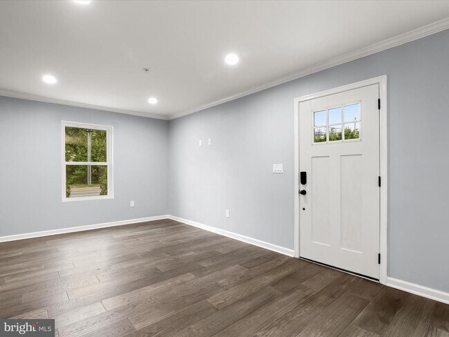 Building Photo - 700 Olney Sandy Spring Rd