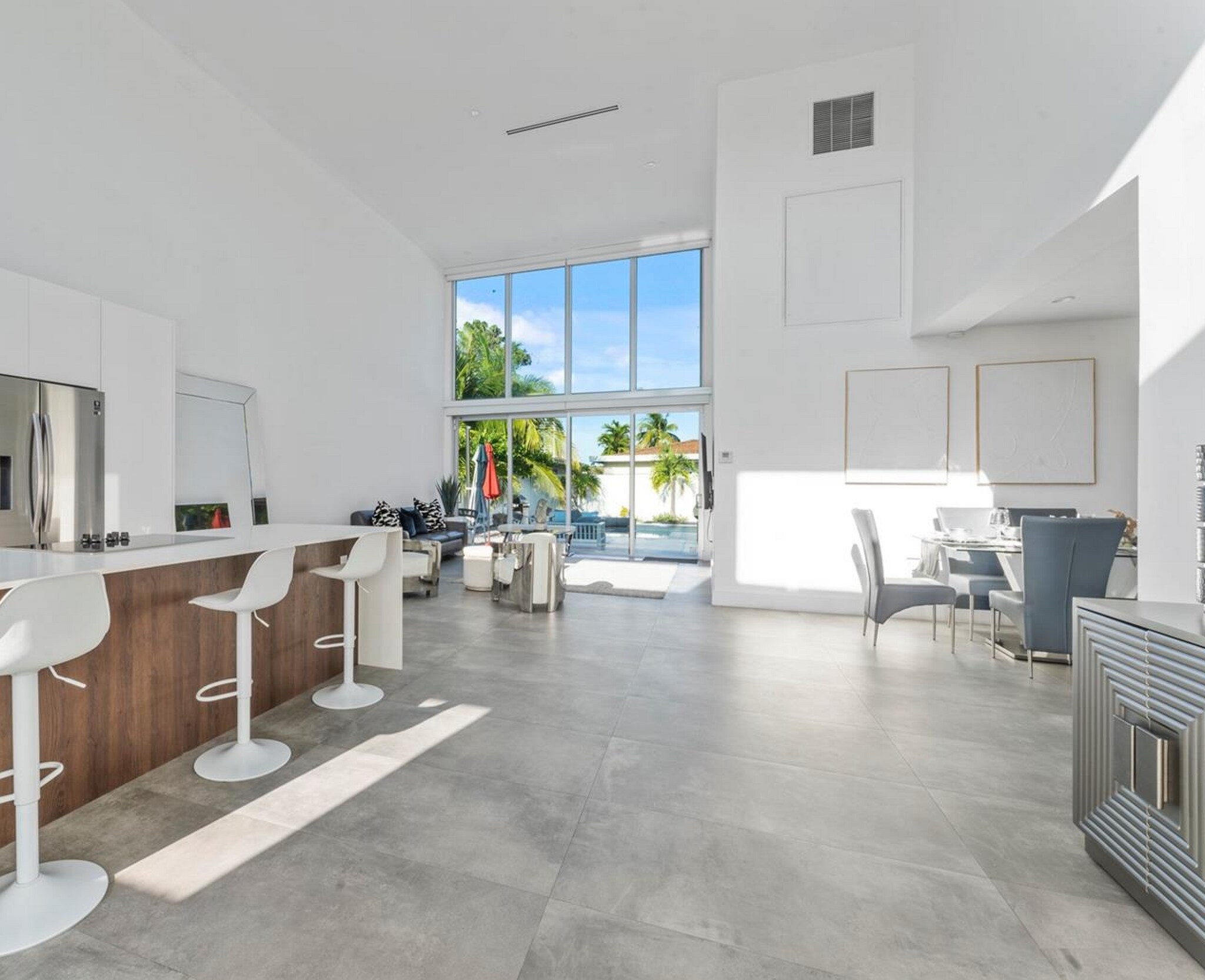 Building Photo - 7610 Bayside Ln