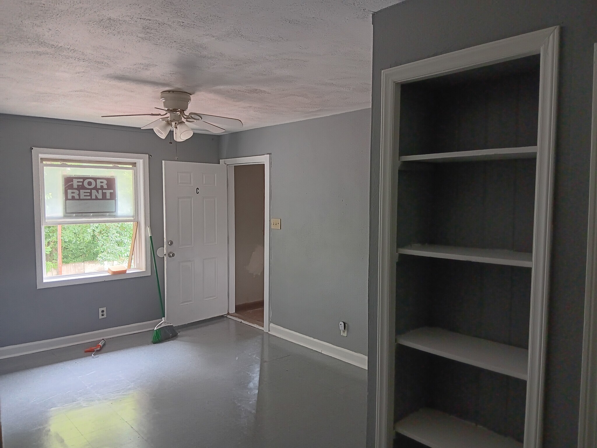 Building Photo - 1610 N Patterson Ave