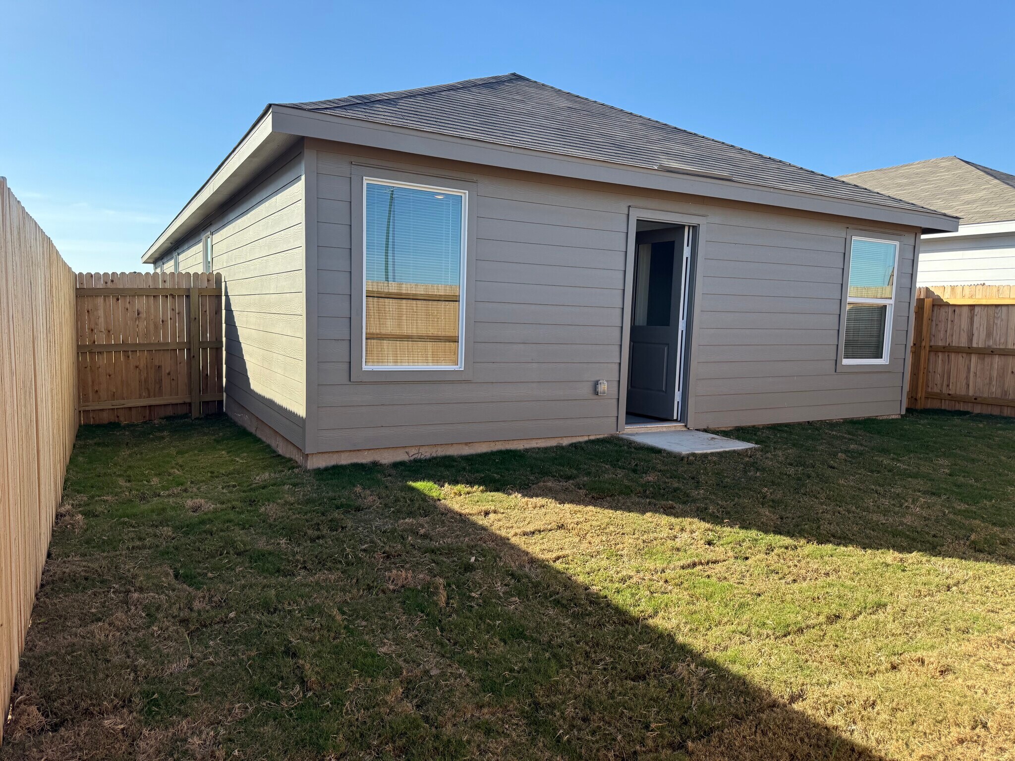 Building Photo - 5720 Mangas Cir