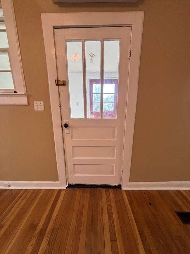 Building Photo - 14 W Carrollton Ave