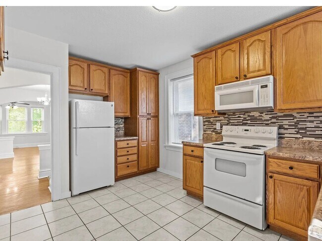 Building Photo - Comfortable Living in the Heart of South St. Louis