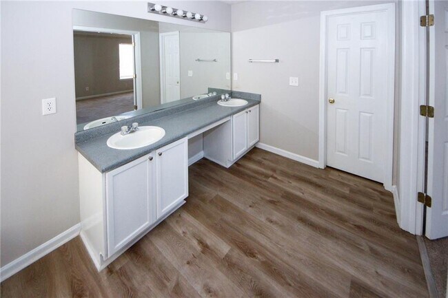 Building Photo - 4493 Bridle Ridge Way