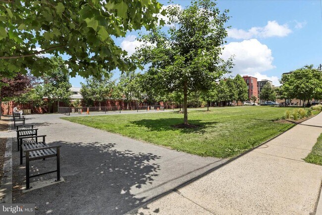 Building Photo - 1201 N Royal St