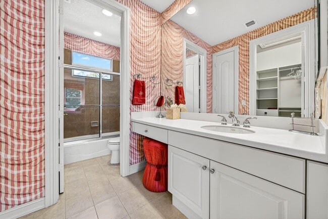 Building Photo - 123 Sunesta Cove Dr