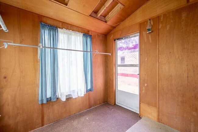 Building Photo - 207 7th Ave