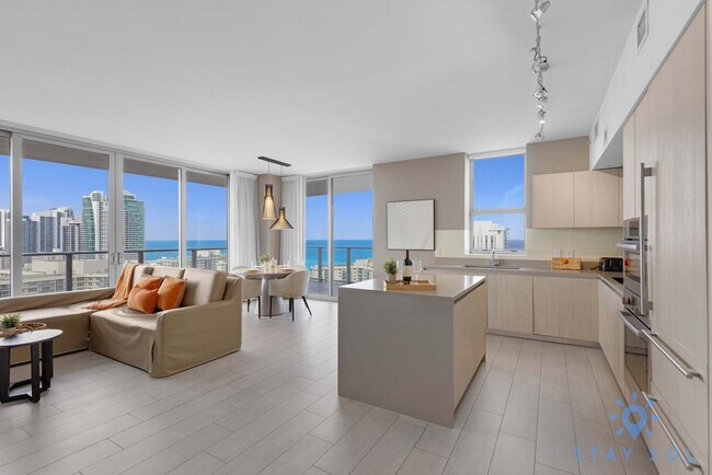 Building Photo - 4010 S Ocean Dr