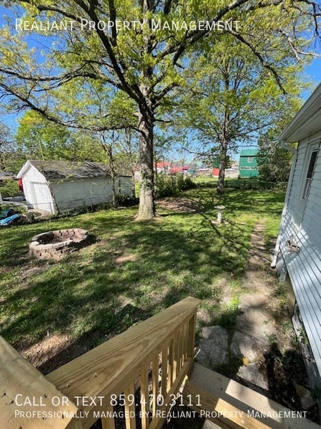 Building Photo - 307 N. Central-