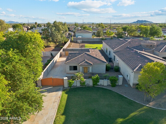 Building Photo - 11407 E Bellflower Ct