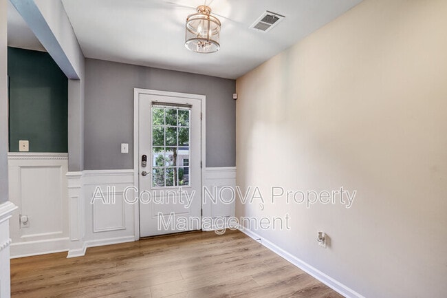 Building Photo - 2908 Pinebrook Rd