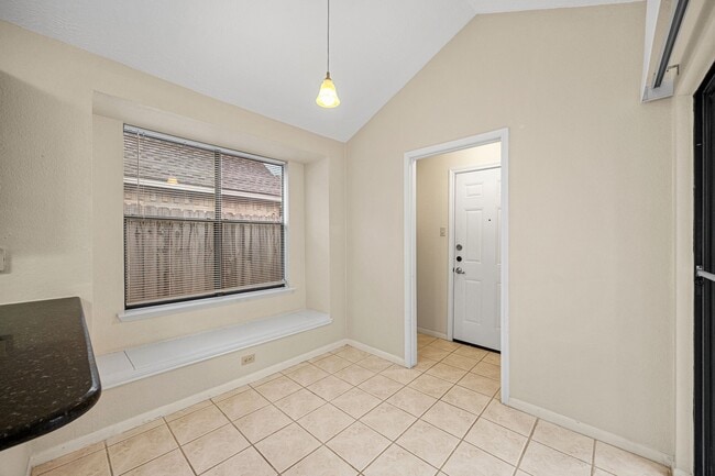 Building Photo - 2122 Echo Ridge