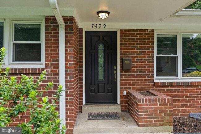 Primary Photo - 7409 Aspen Ave