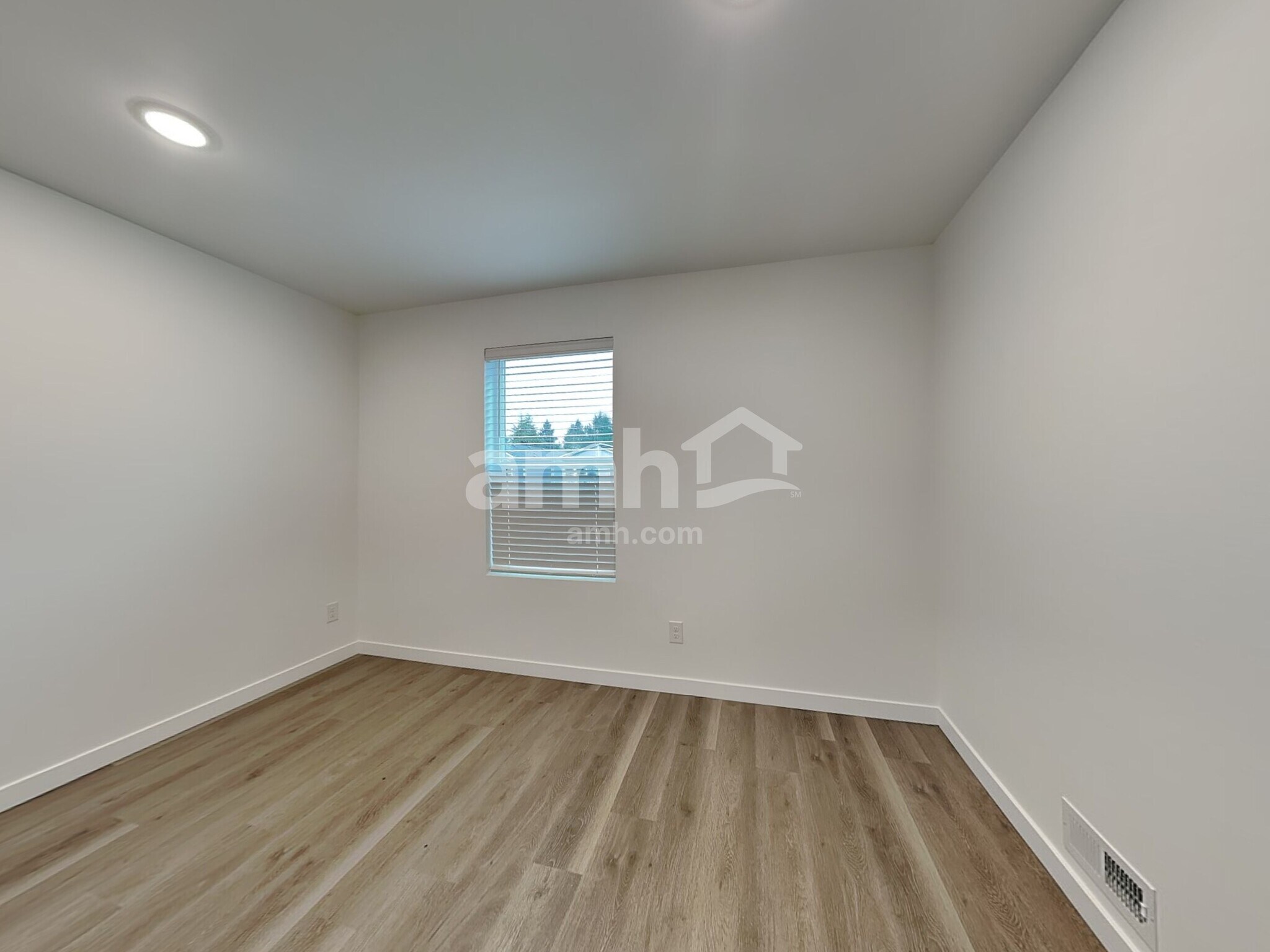 Building Photo - 5048 Washington St SE