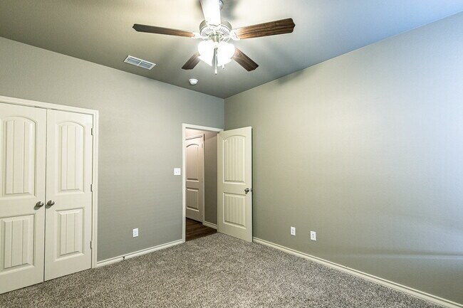 Building Photo - Outstanding 4 Bedroom Home in North Pointe!