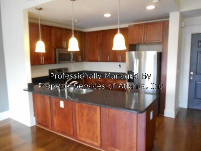 Building Photo - 943 N Ormewood Park Dr SE