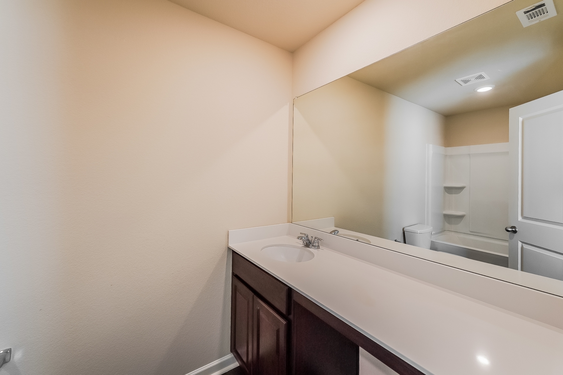 Building Photo - 165 Clover Ln