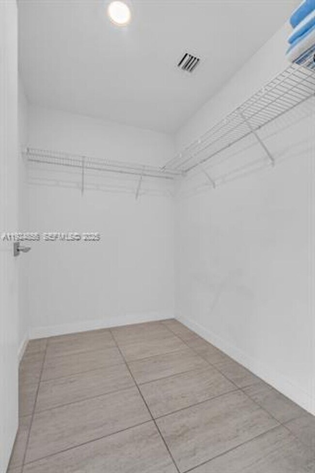 Building Photo - 3900 Biscayne Blvd