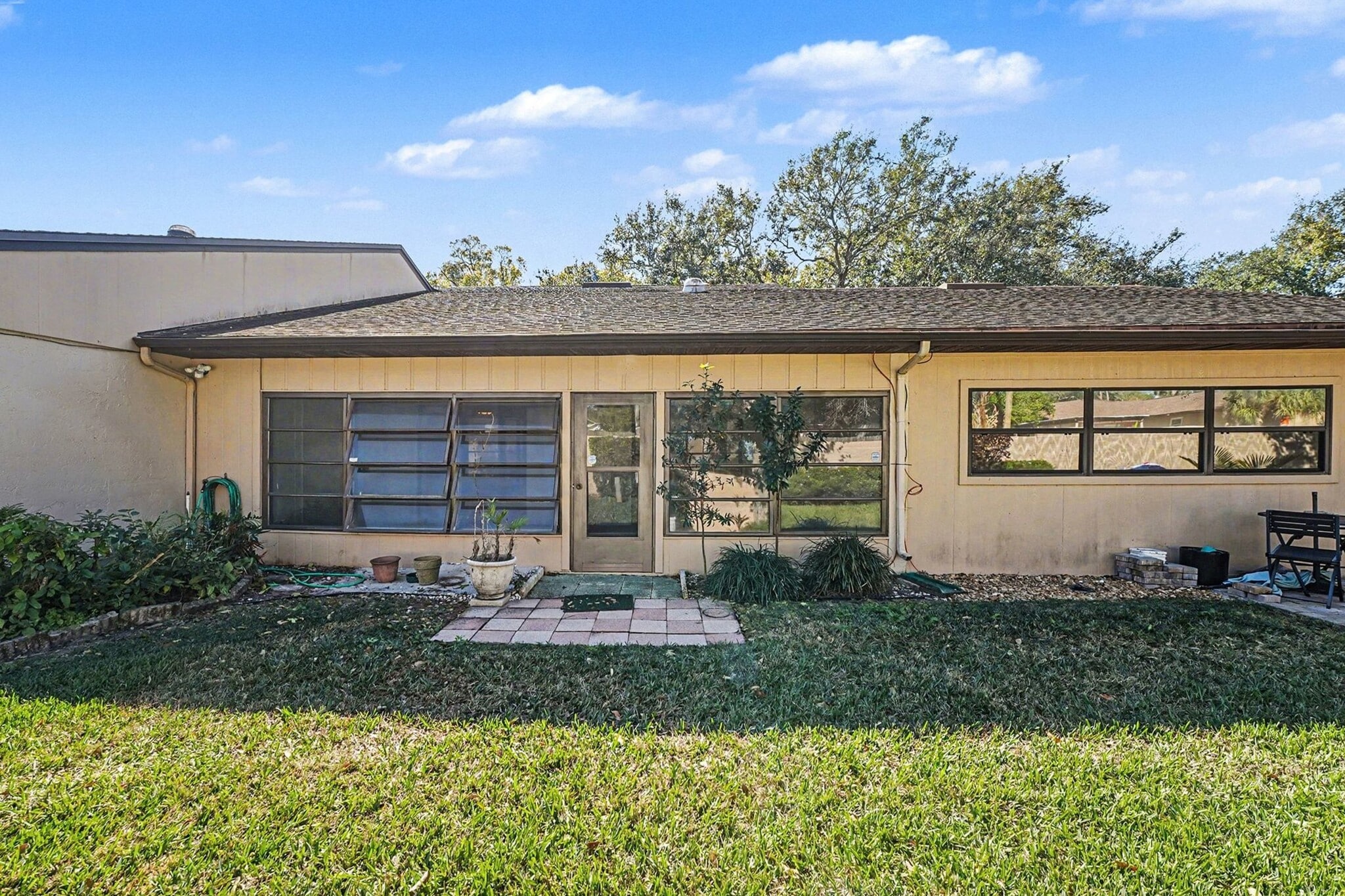 Building Photo - 2025 Sylvester Rd